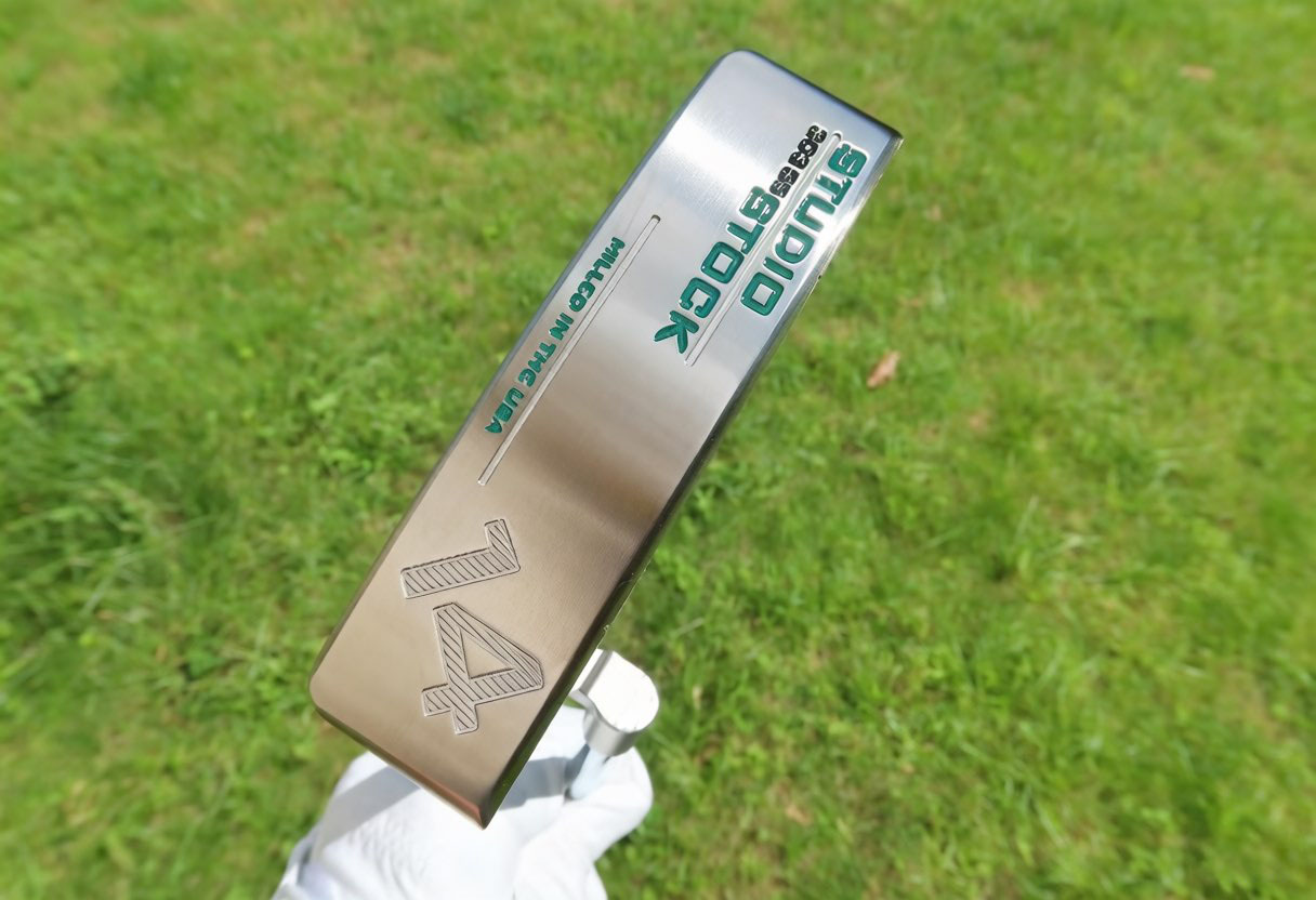 Golf Putter - ไม้พัตเตอร์กอล์ฟรุ่นใหม่ New Golf Club Studio Stock